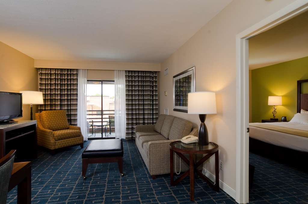 Doubletree Suites By Hilton Charlotte/Southpark Bilik gambar