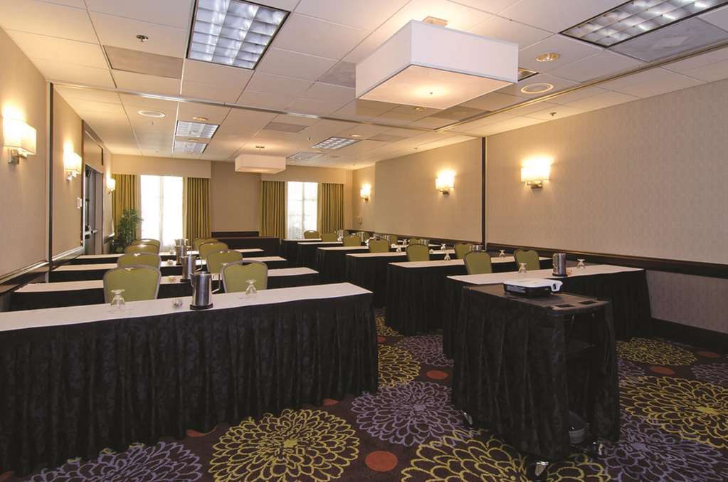 Doubletree Suites By Hilton Charlotte/Southpark Kemudahan gambar